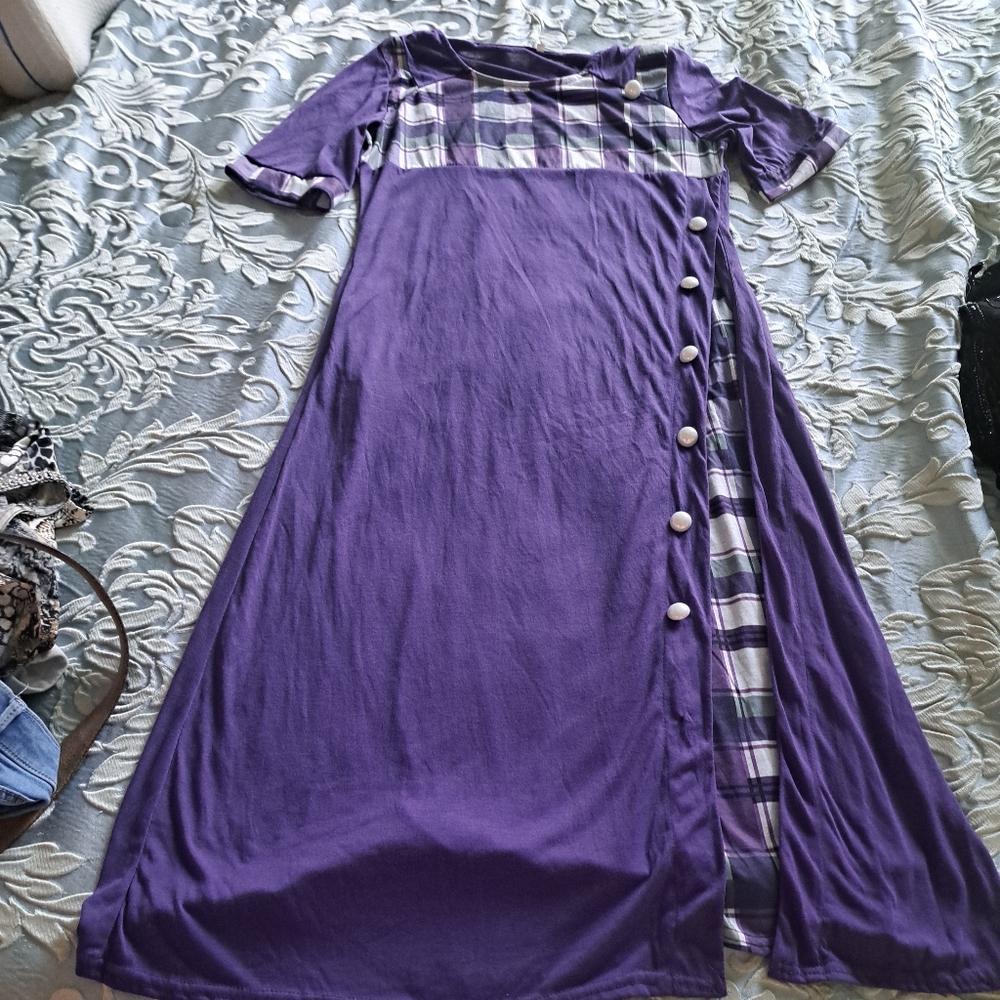 A preppy dress - Picture 2 of 4